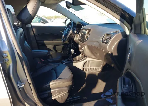 2019 Jeep Compass Limited Fwd из США, поврежденный, VIN 3C4NJCCB3KT614340